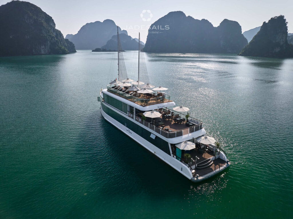 Jade Sails – Luxury Day Cruise 2 Halong bay day cruise